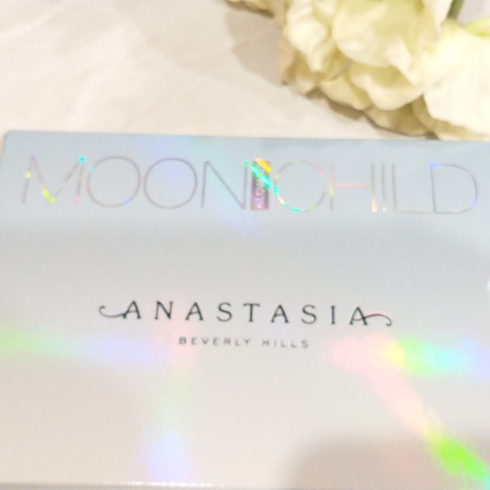 Moonchild Glow palette by Anastasia beverly hills